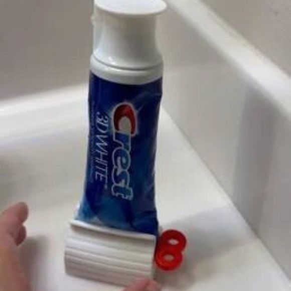 ROLLING TUBE TOOTHPASTE SQUEEZER DISPENSER HOLDER STAND IN RED - Picture 7 of 15